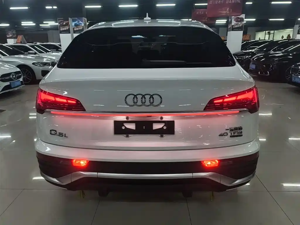 Audi Q5L Sportback 2023 — фото 6