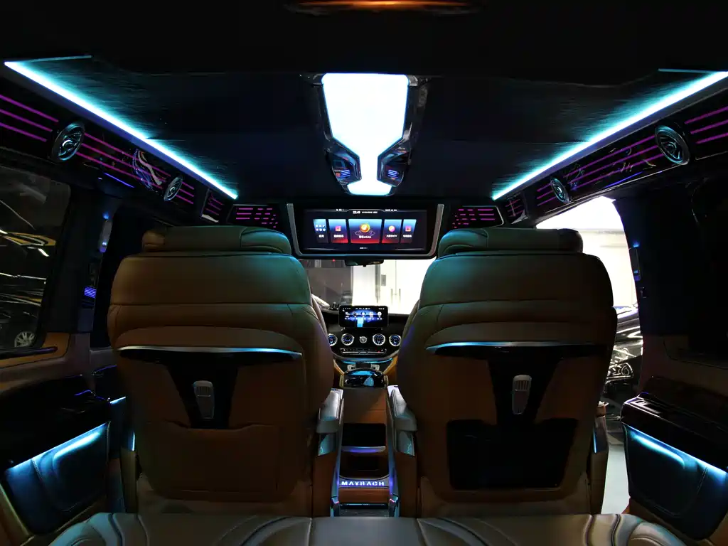 Mercedes-Benz Vito 2023 — фото 10