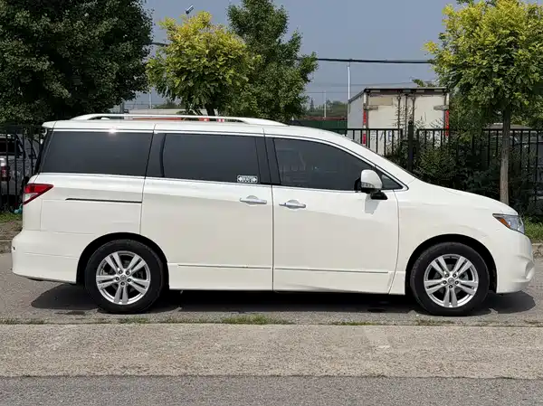 Nissan Quest 2017