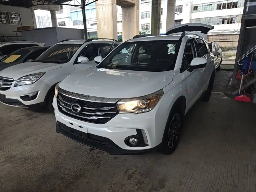 GAC Trumpchi GS4 2016 — фото 2
