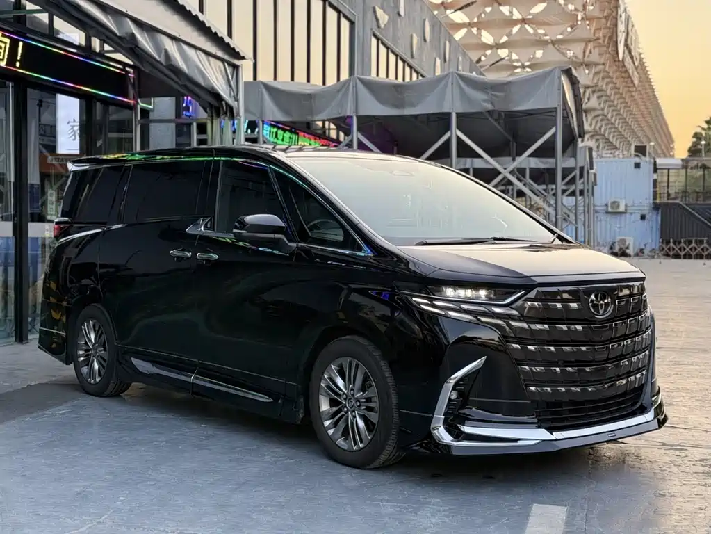 Toyota Alphard 2025 — фото 3
