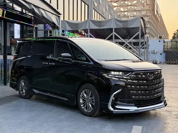Toyota Alphard 2025