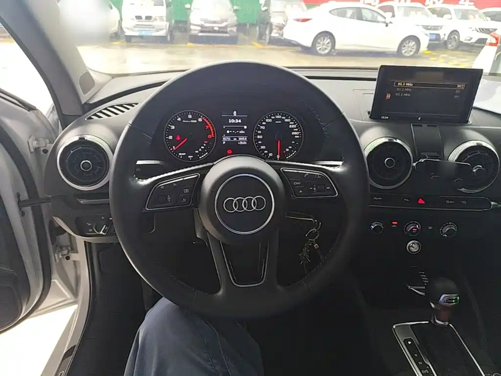 Audi A3 2018 — фото 11