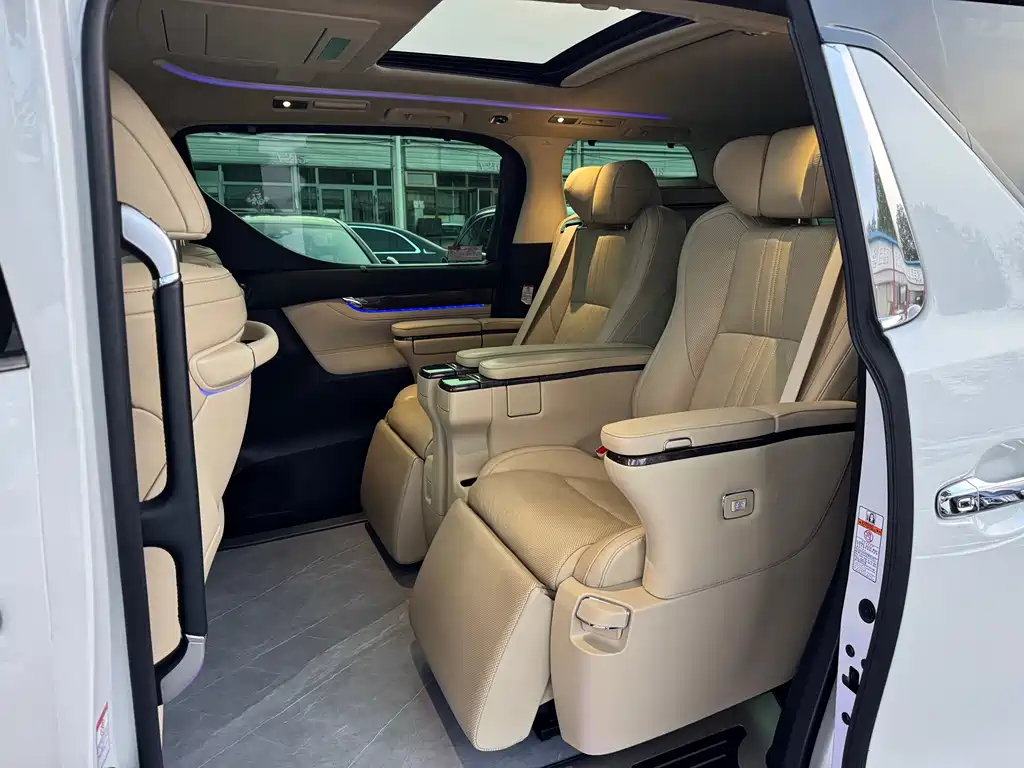 Toyota Vellfire 2022 — фото 6
