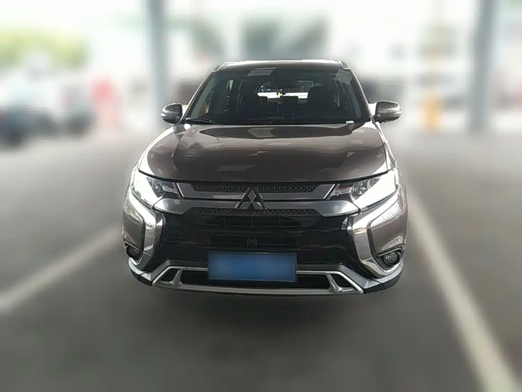 Mitsubishi Outlander 2020