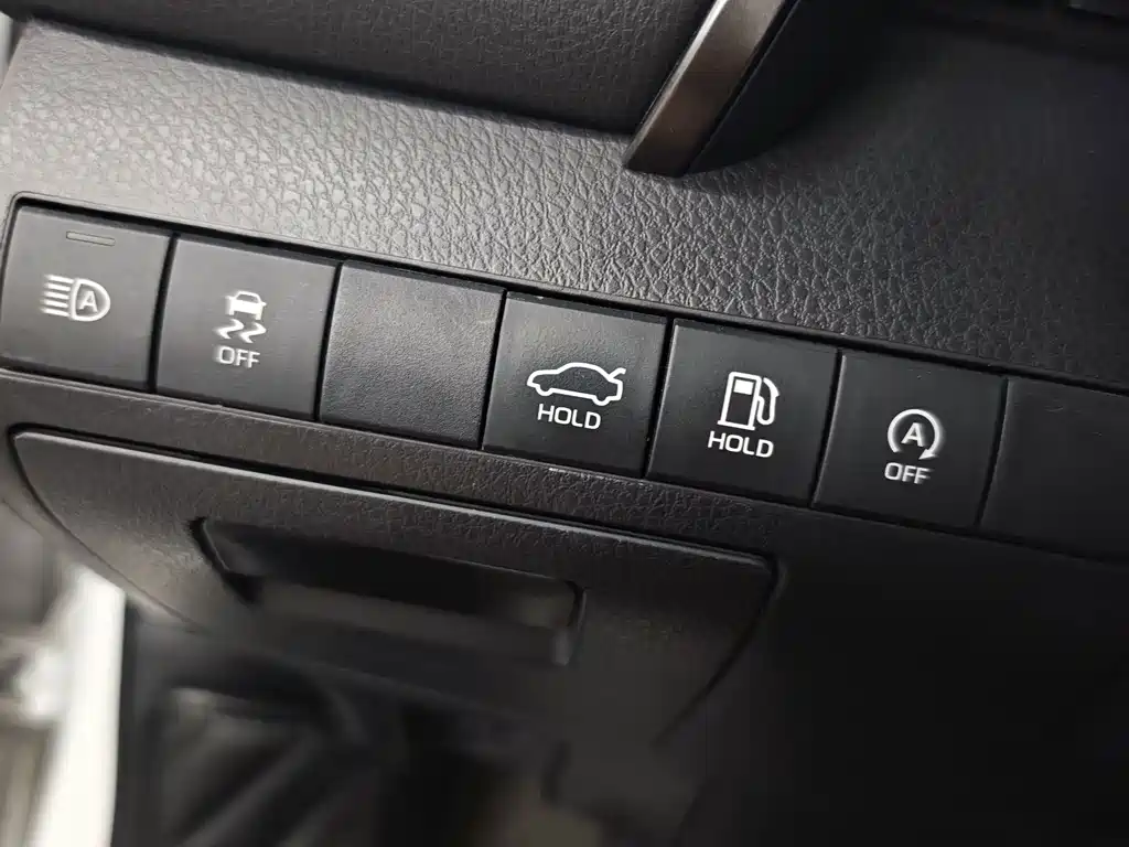 Toyota Camry 2019 — фото 14