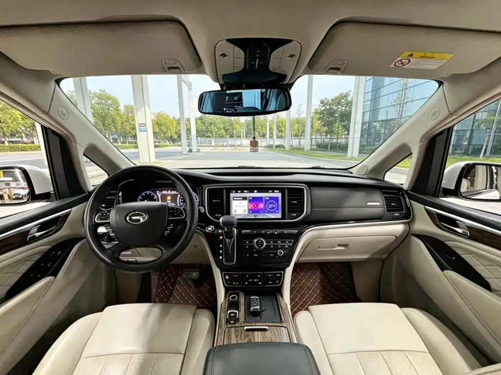 GAC Trumpchi M8 2018 — фото 17