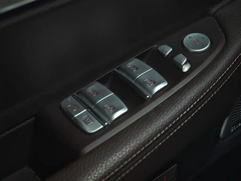BMW 7 Series 2017 — фото 14