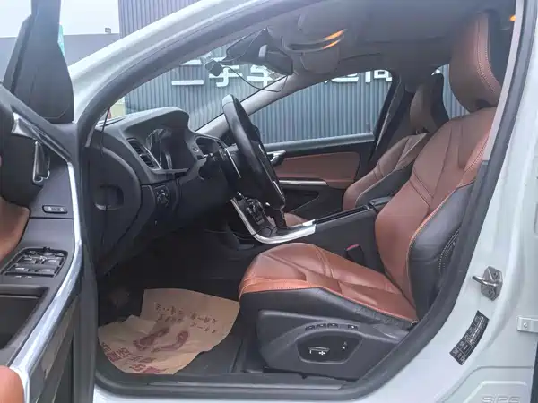 Volvo V60 2014