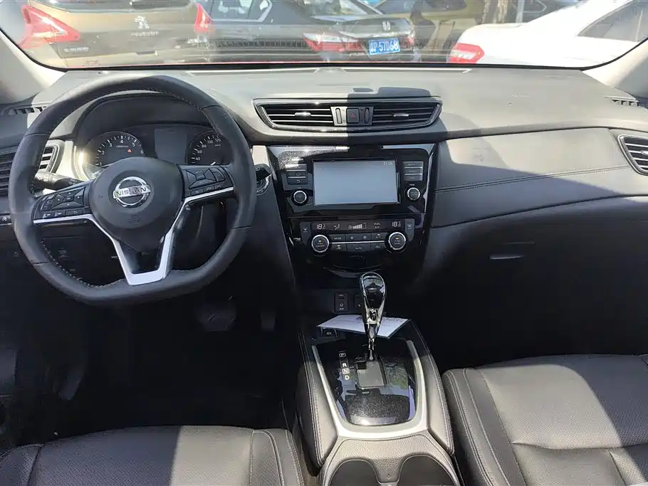 Nissan X-Trail 2018 — фото 12