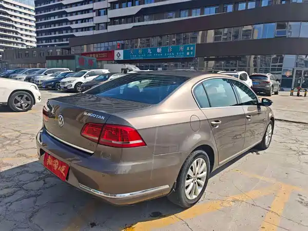 Volkswagen Magotan 2013