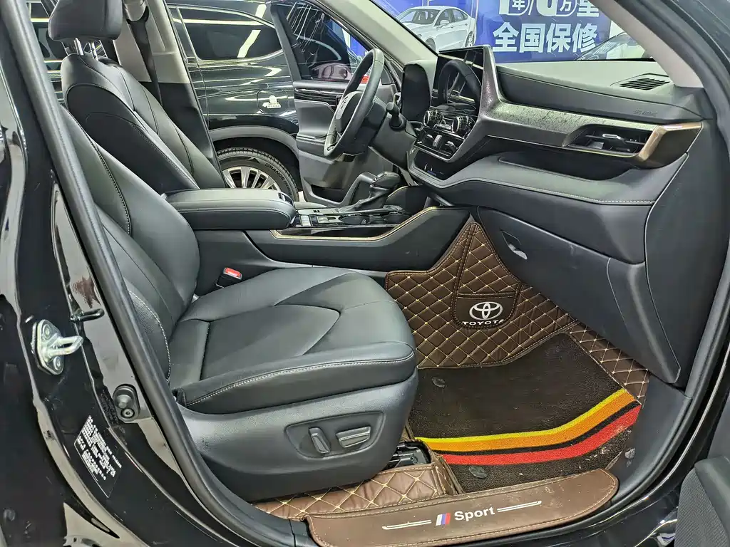 Toyota Highlander 2023 — фото 17