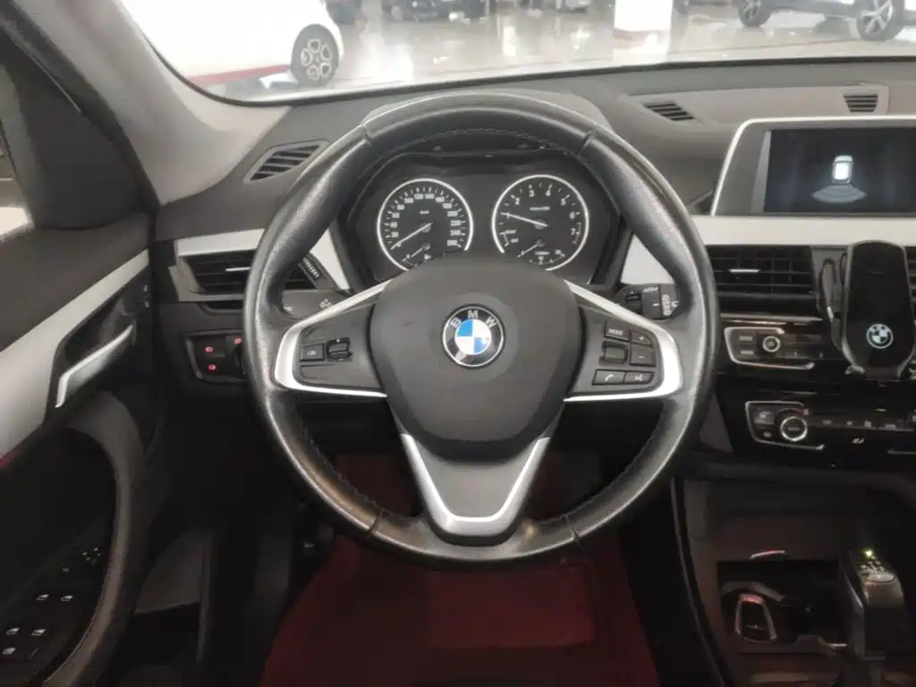 BMW X1 2018 — фото 11