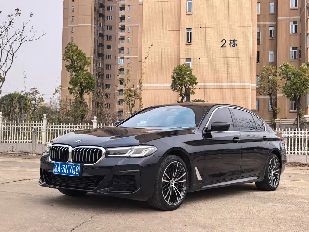 BMW 5 Series 2023 — фото 1