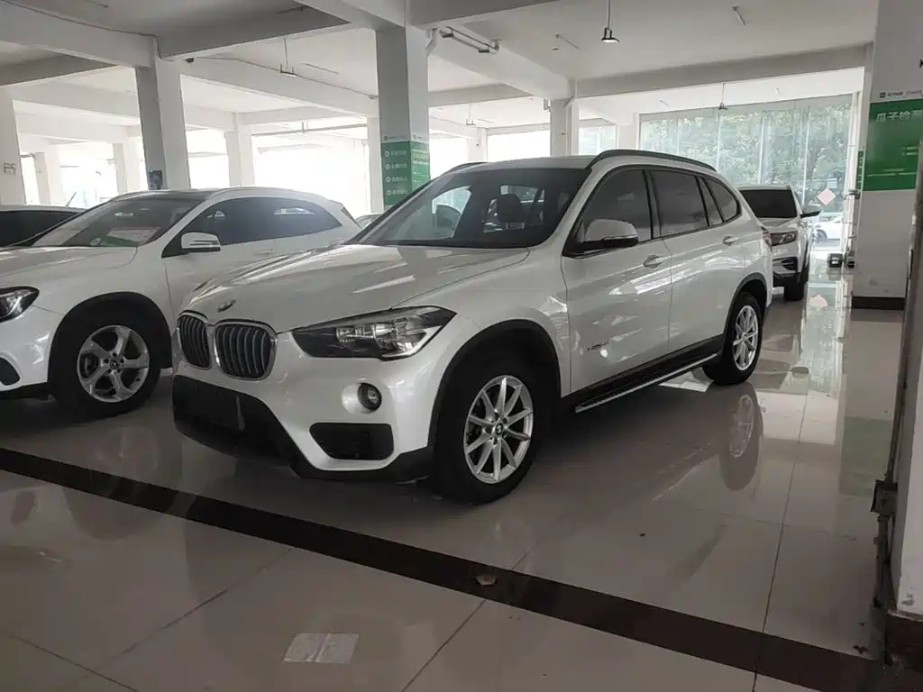 BMW X1 2018 — фото 1