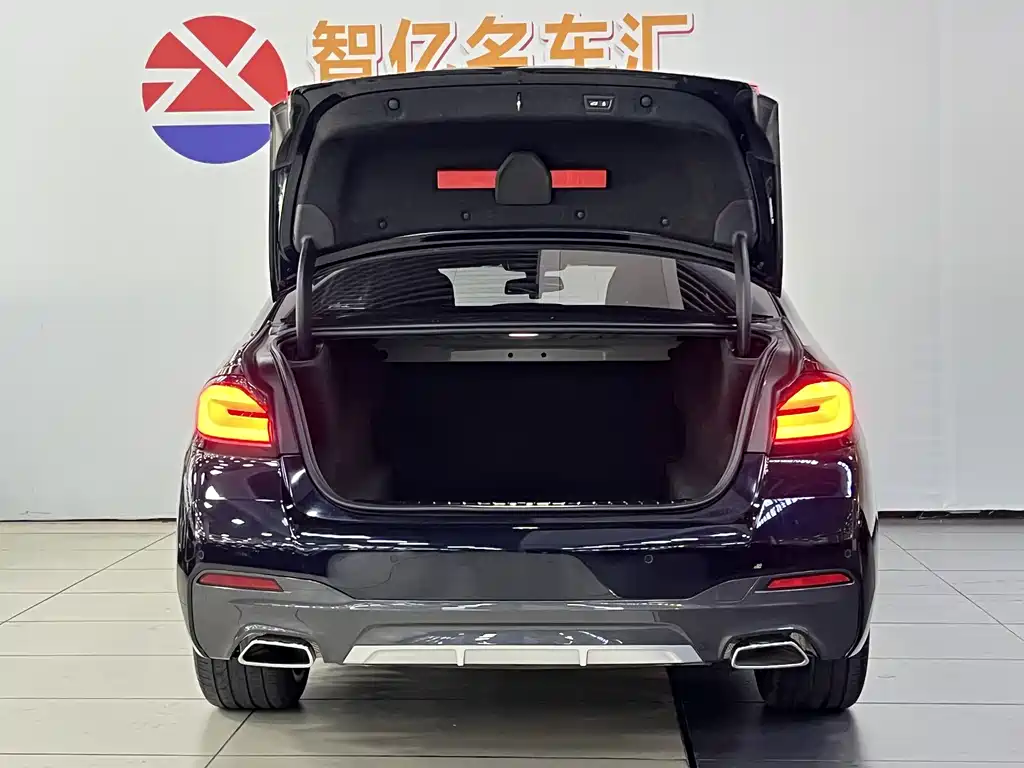 BMW 5 Series 2023 — фото 13