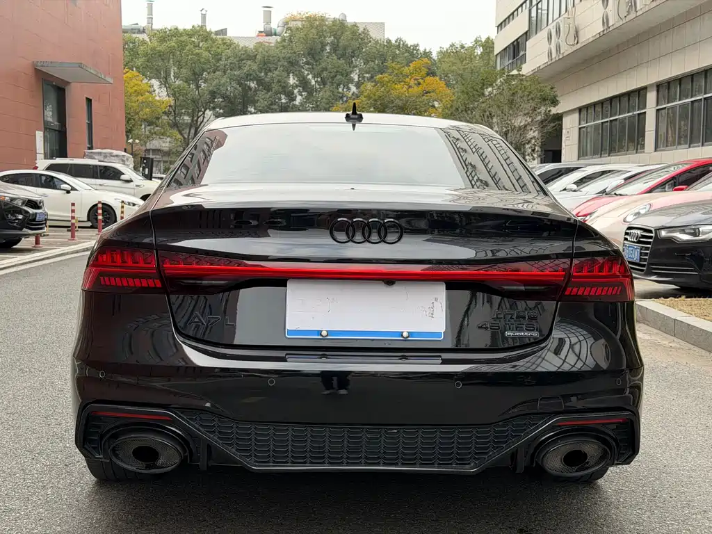 Audi A7L 2022 — фото 16