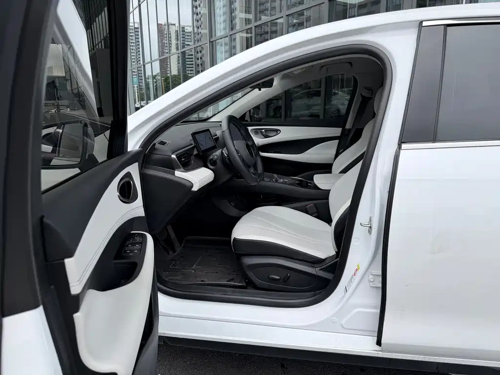 BYD Seal 05 DM-i 2026 — фото 10