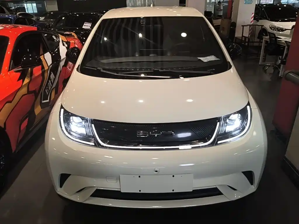 BYD Dolphin 2025