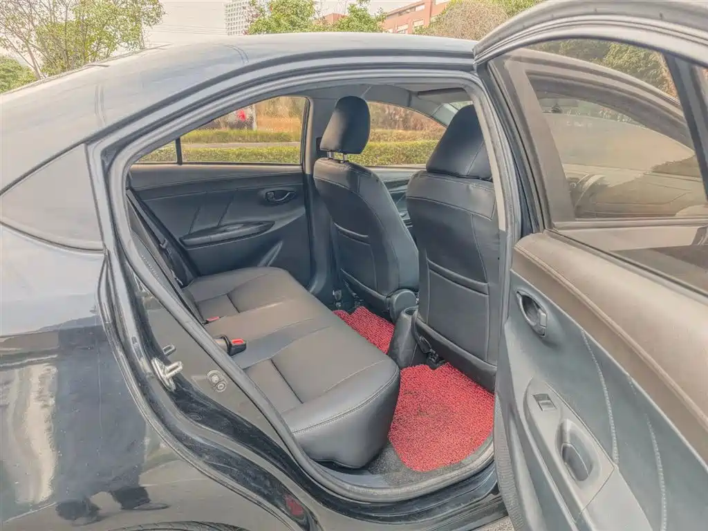Toyota Vios 2015 — фото 6