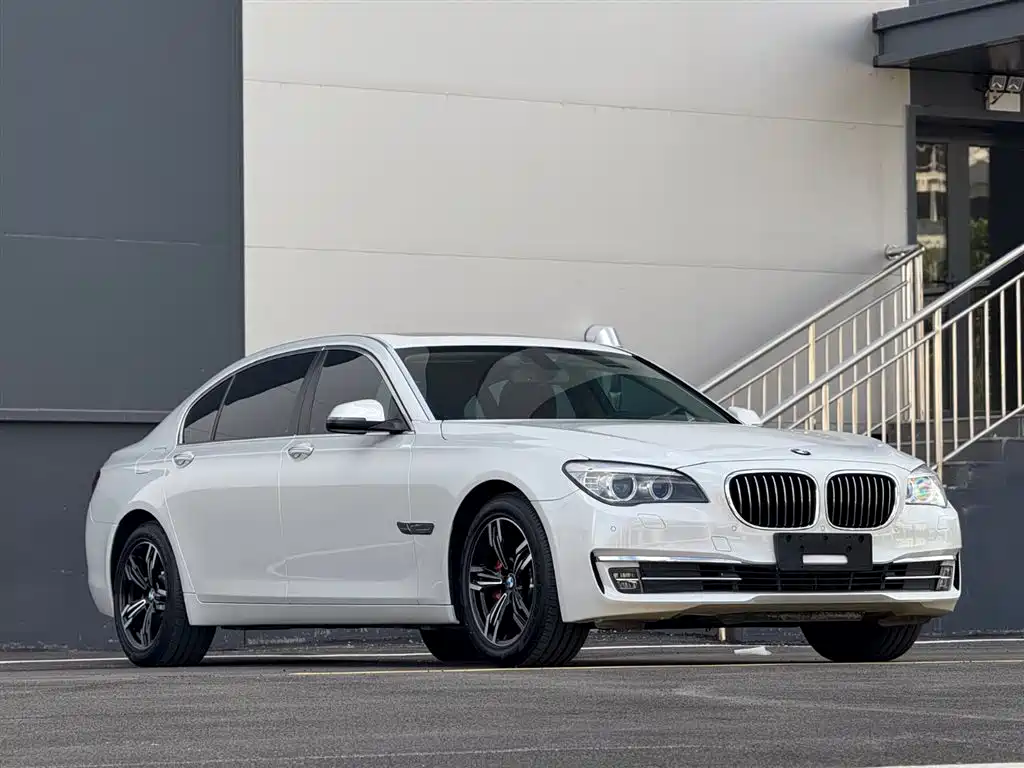 BMW 7 Series 2015 — фото 3