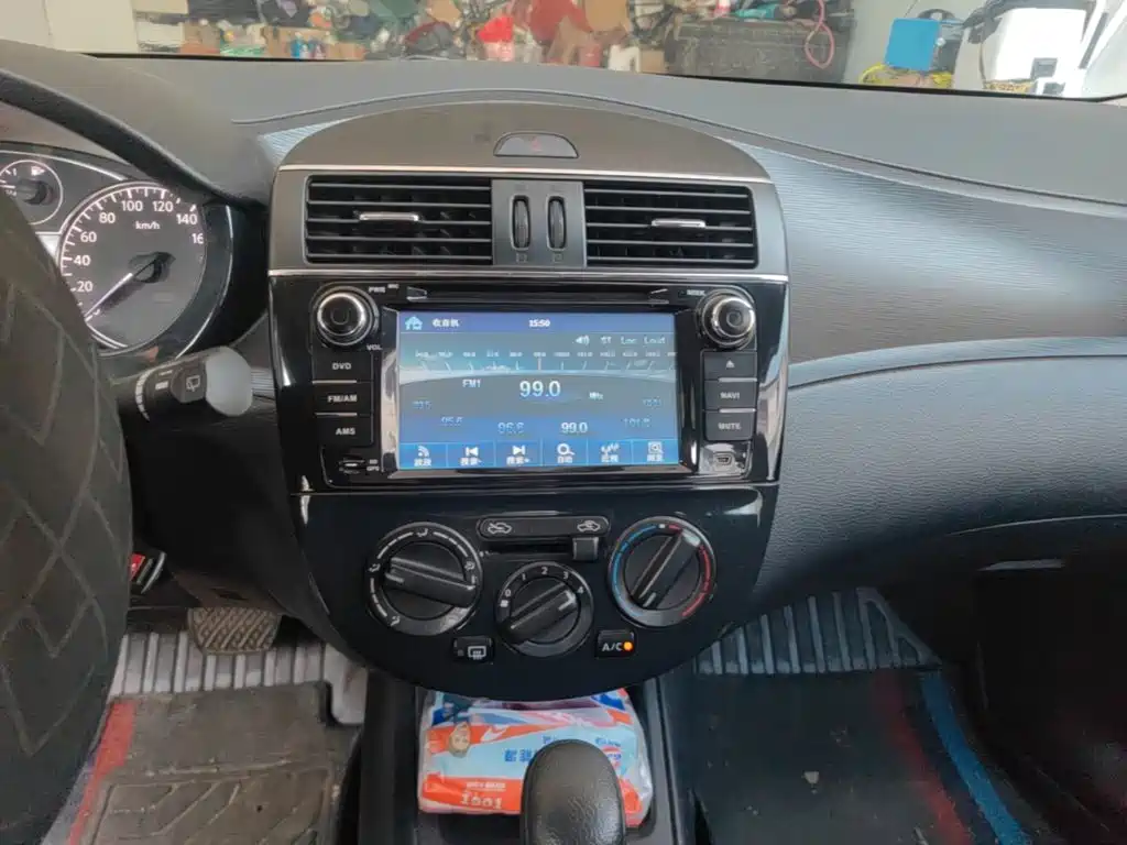 Nissan Tiida 2015 — фото 13