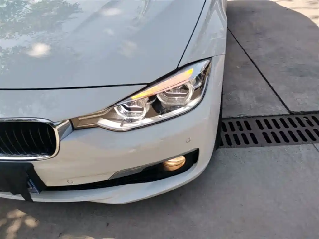 BMW 3 Series 2016 — фото 24