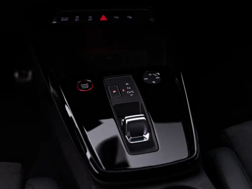 Audi RS 3 2024 — фото 15