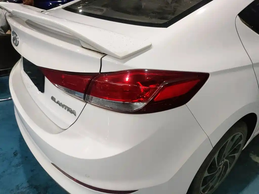 Hyundai Elantra 2019 — фото 8