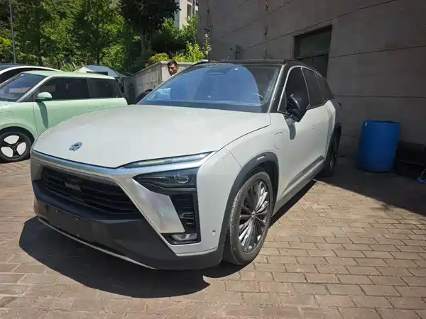 NIO ES8 2022
