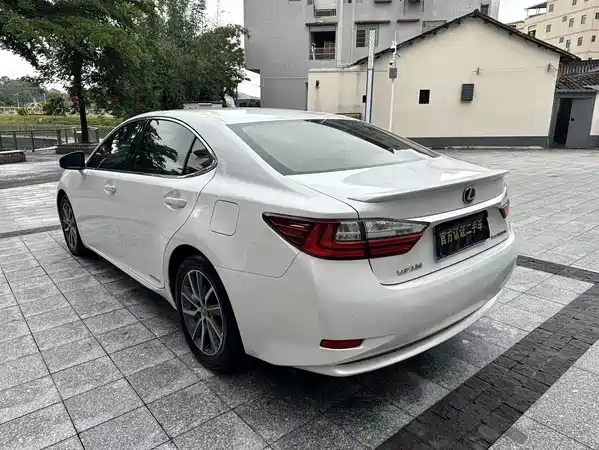 Lexus ES 2015