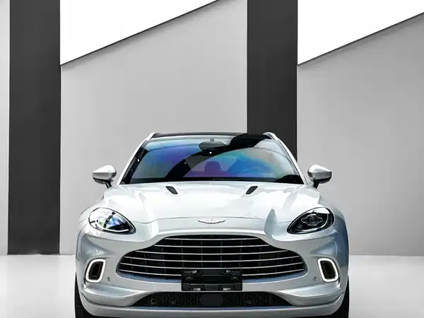 Aston Martin DBX 2023