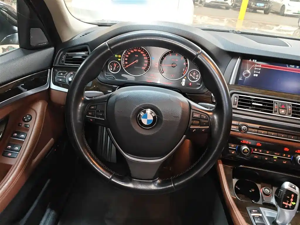 BMW 5 Series 2015 — фото 7