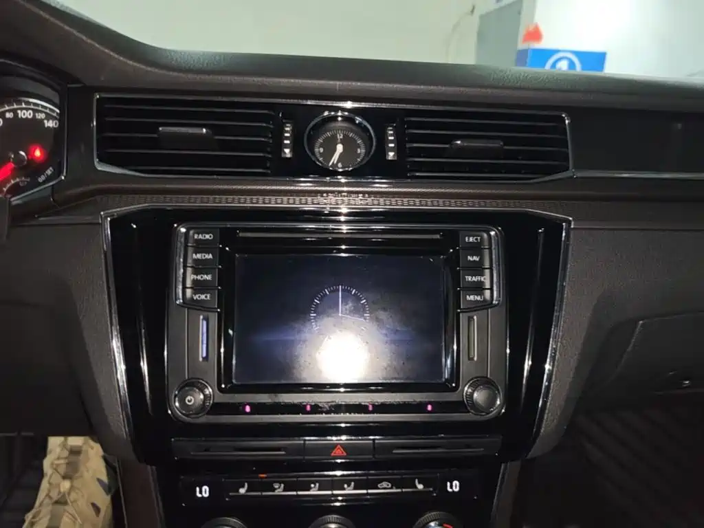Volkswagen Passat 2016 — фото 13