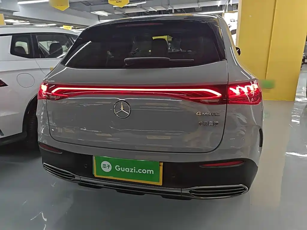 Mercedes-Benz EQE SUV 2023