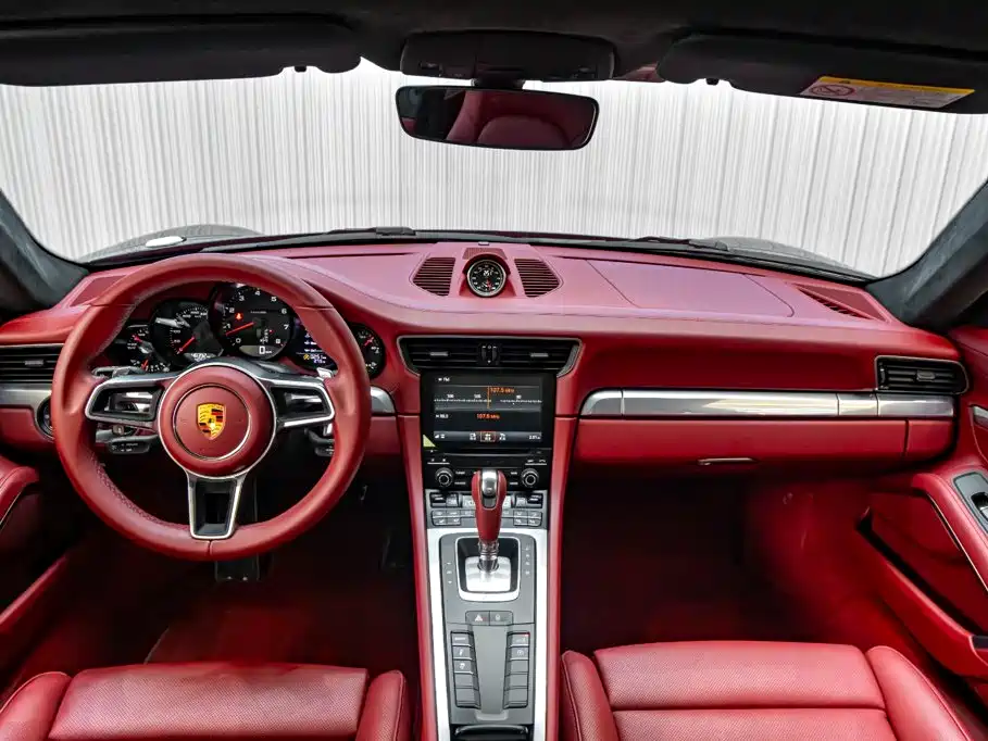 Porsche 911 2019 — фото 12