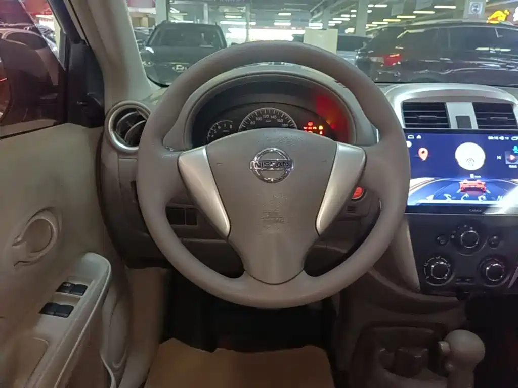 Nissan Sunny 2017 — фото 11
