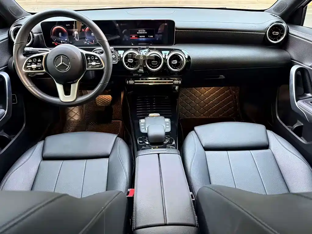 Mercedes-Benz A-Class 2020 — фото 6
