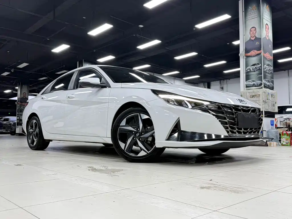 Hyundai Elantra 2022