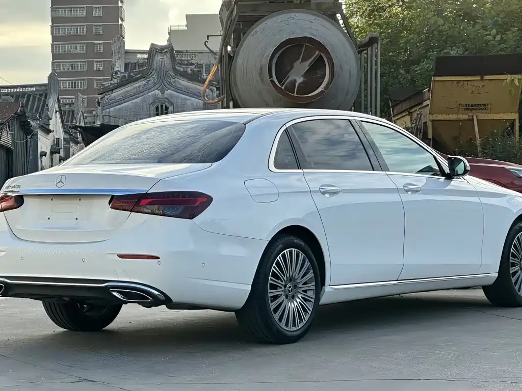 Mercedes-Benz E-Class 2022