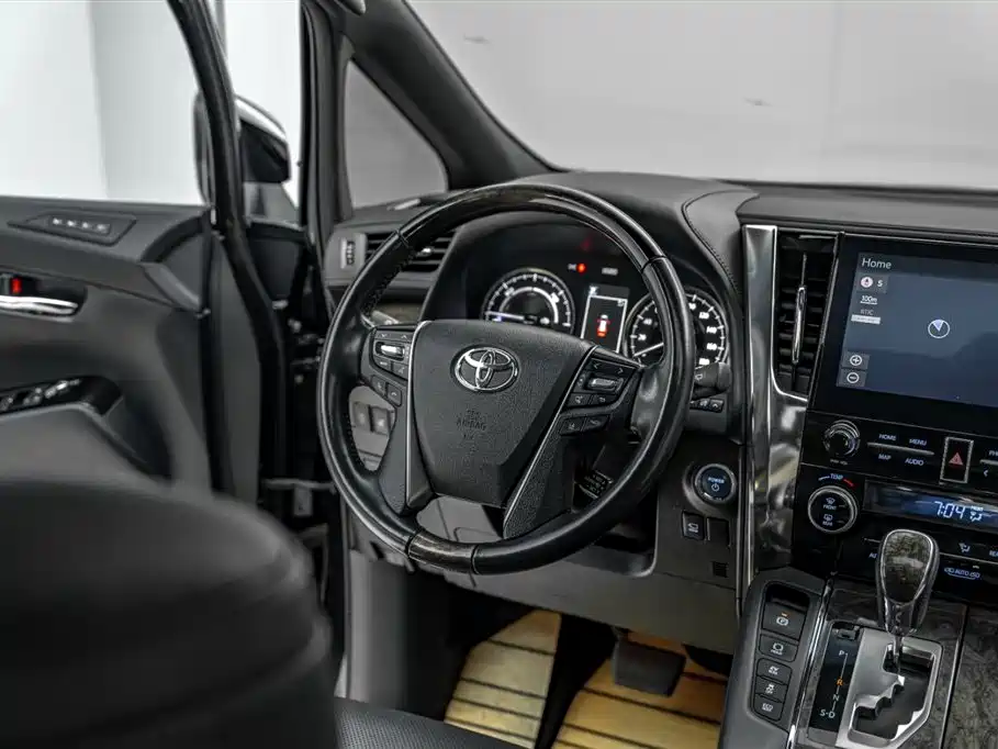 Toyota Vellfire 2022 — фото 31