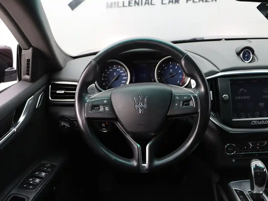 Maserati Ghibli 2015 — фото 11