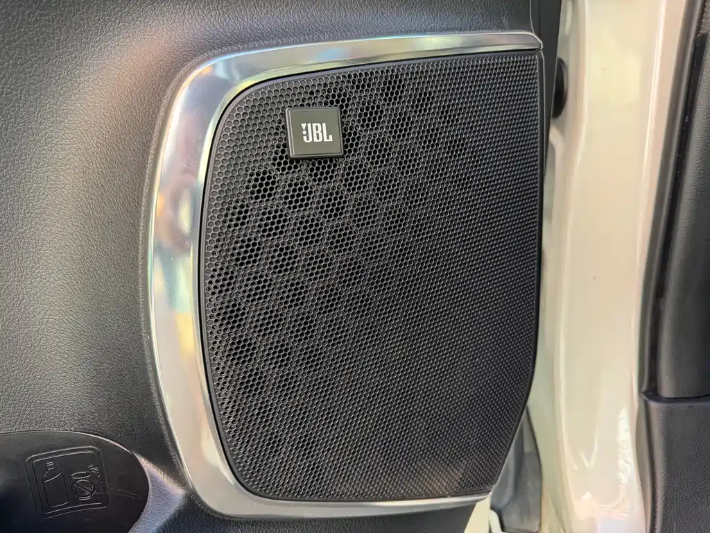 Toyota Alphard 2019 — фото 25