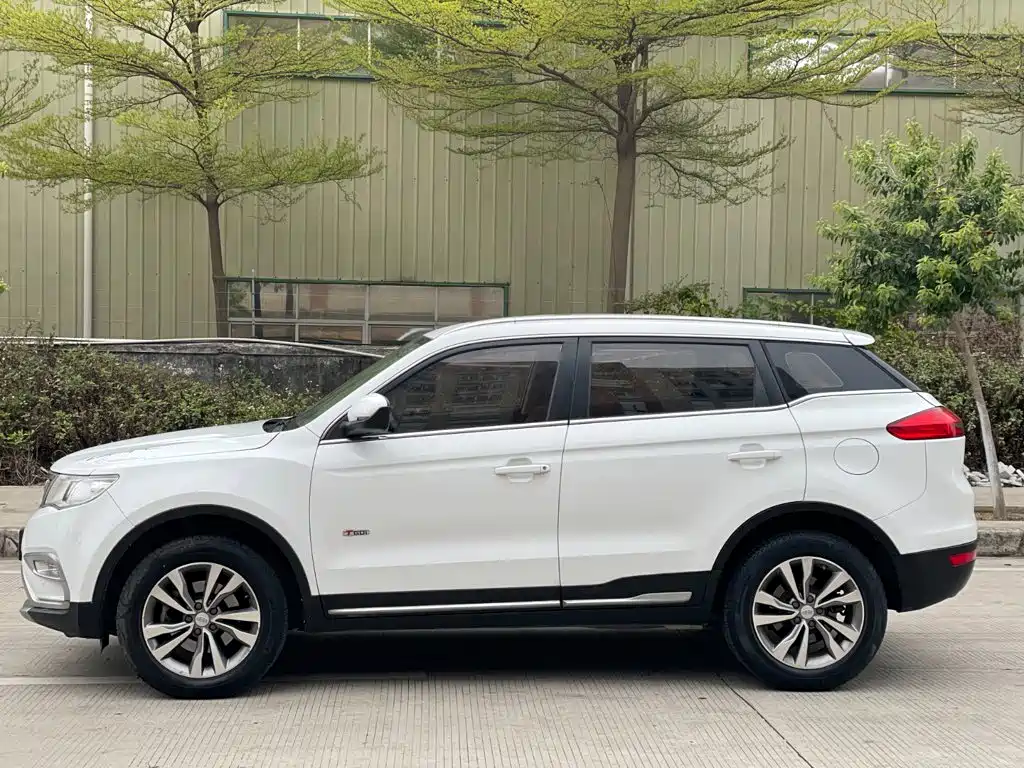 Geely Boyue 2018 — фото 15