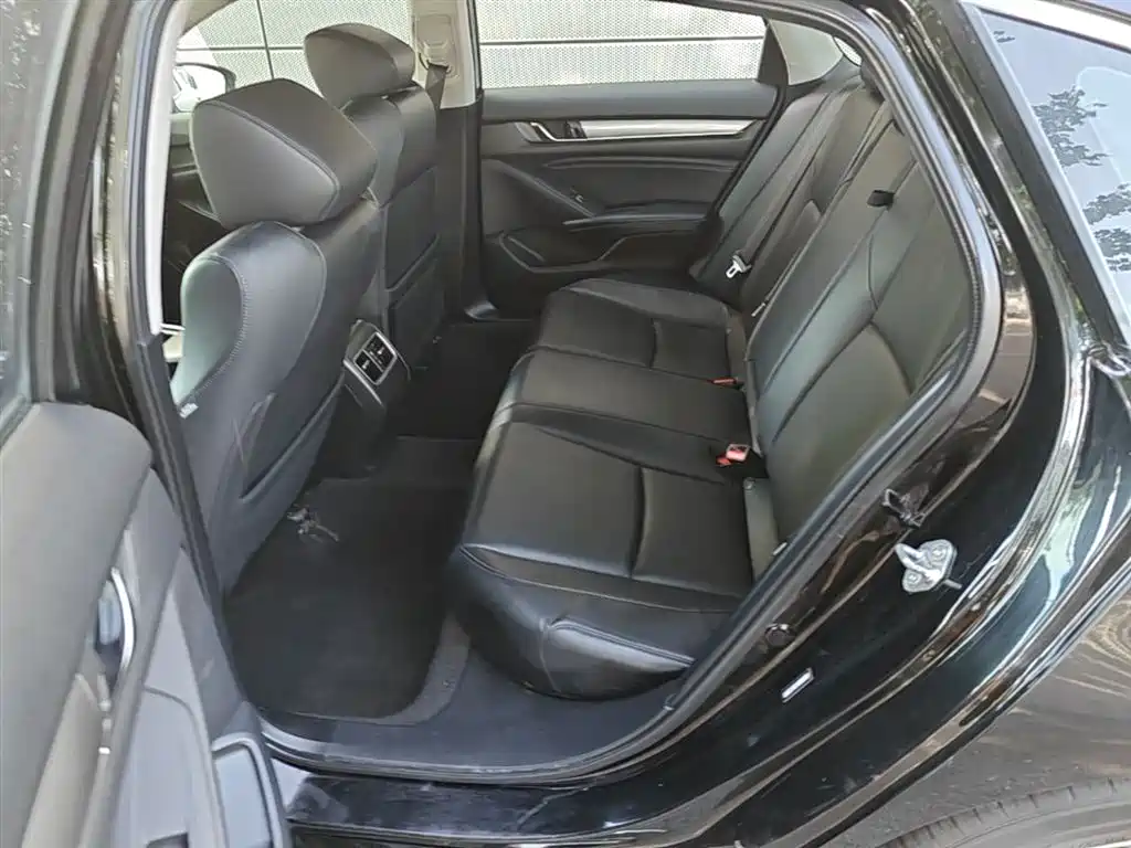 Honda Accord 2018 — фото 17