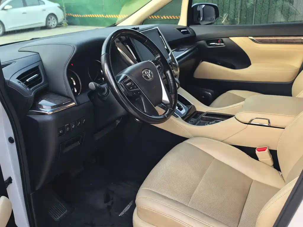 Toyota Alphard 2022