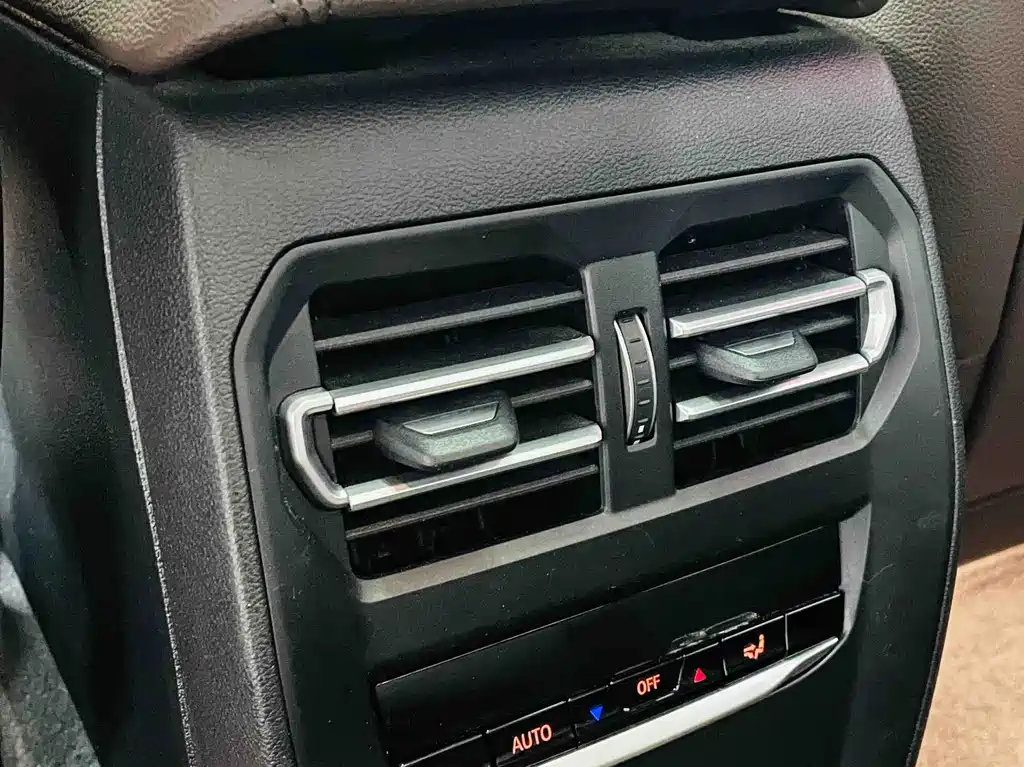 BMW 3 Series 2023 — фото 15