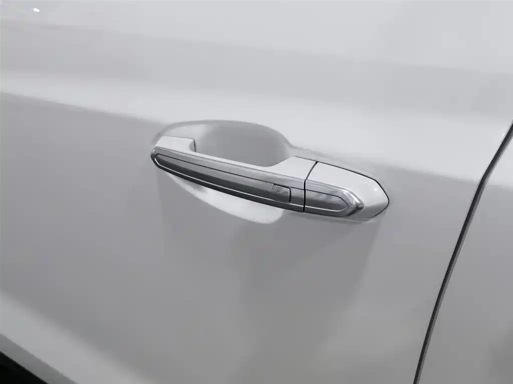 Cadillac XT5 2016 — фото 18
