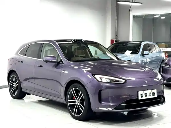 AITO M5 2025