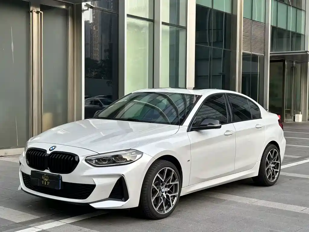 BMW 1 Series 2020 — фото 1